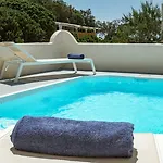 Sea Sound White Katikies Aparthotel