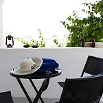 Sea Sound White Katikies Aparthotel Exomitis (Santorini)